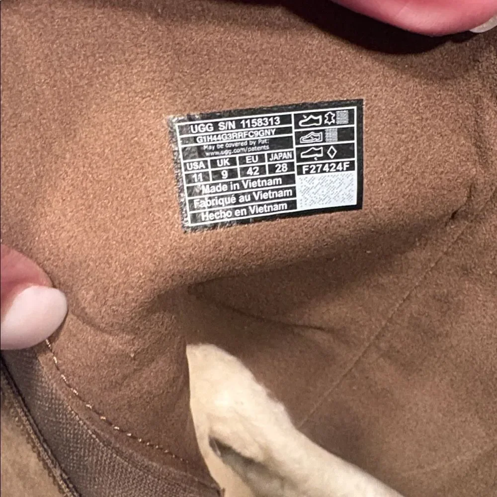 UGG Revolve Classic Twin Seam Heights Suede Platform Booties Hickory NWT $190